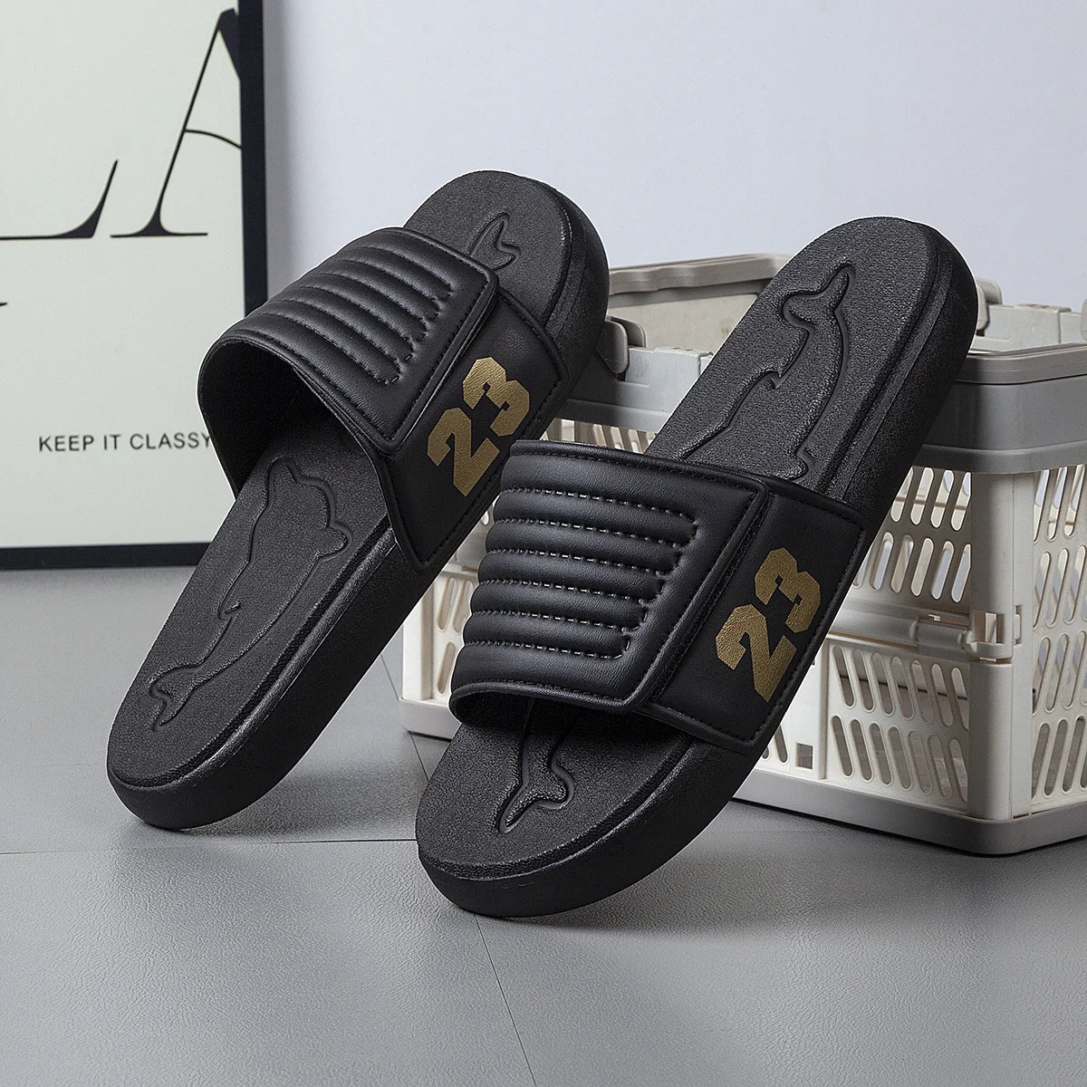 Chanclas transpirables de verano para hombre, zapatillas ligeras de secado rápido, cómodas chanclas para interiores y exteriores, zapatos de playa impermeables