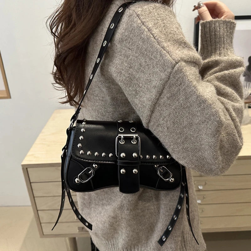 Bolso de hombro para mujer, estilo Punk, bolso de cuero PU, bolsos de moda Rock con remache, pequeño bolso de moda para axila