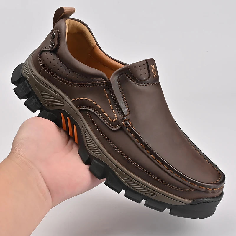 Mocasines de cuero de estilo Retro para hombre, zapatos informales cómodos, calzado transpirable para conducir, mocasines, calzado para viajes, escalar y acampar