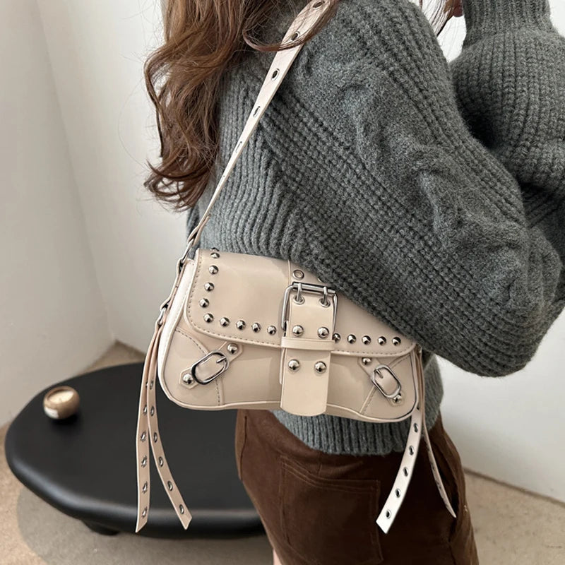 Bolso de hombro para mujer, estilo Punk, bolso de cuero PU, bolsos de moda Rock con remache, pequeño bolso de moda para axila