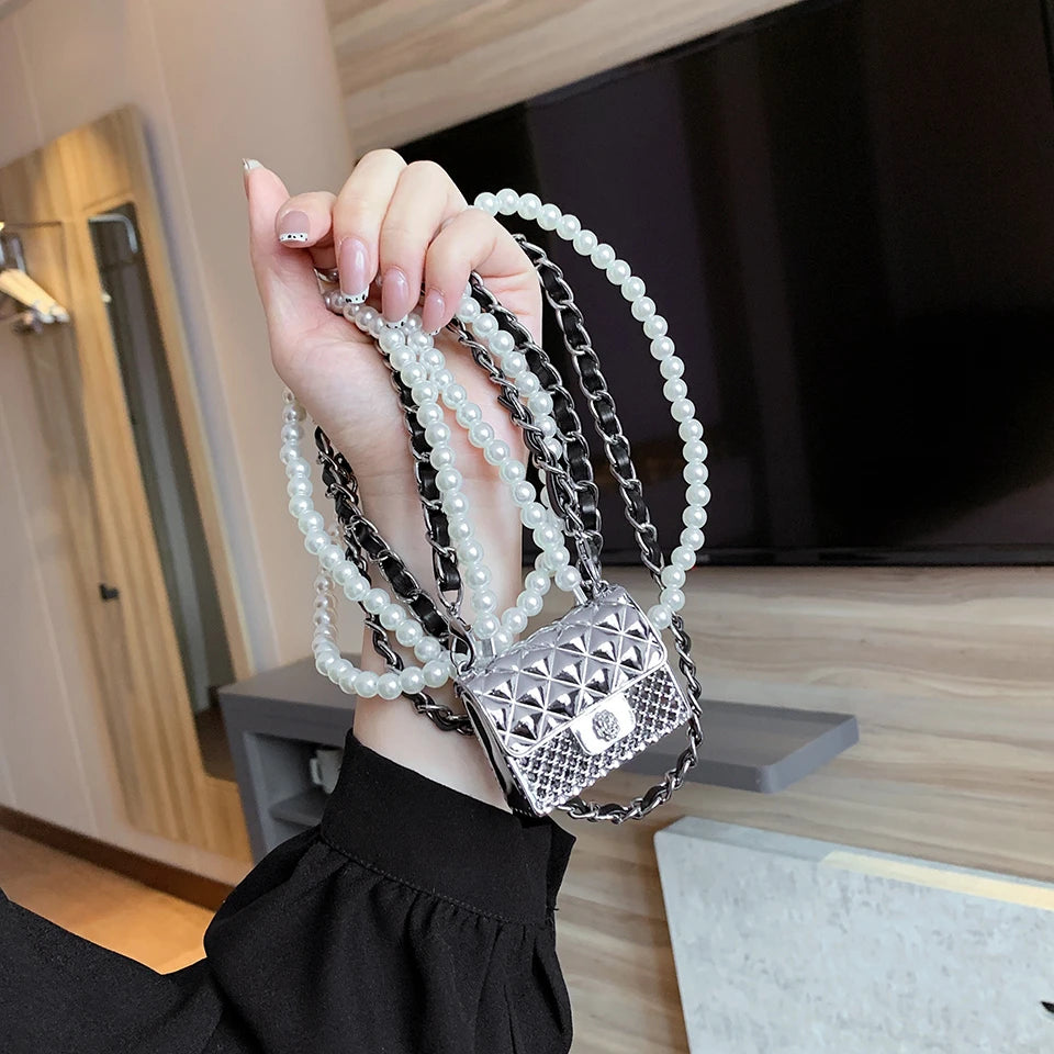 Mini bolsos de cena para mujer, caja pequeña de metal a la moda, bolso de hombro con cadena de perlas de diseñador, accesorios de ropa, bolso cruzado